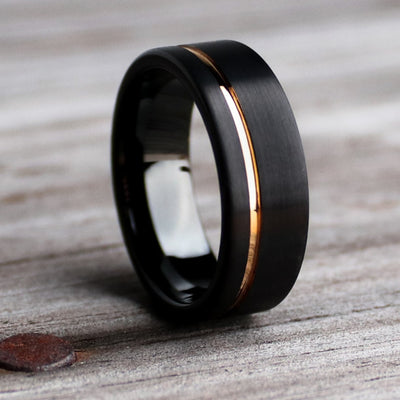 The Minimalist wedding band from Thorum