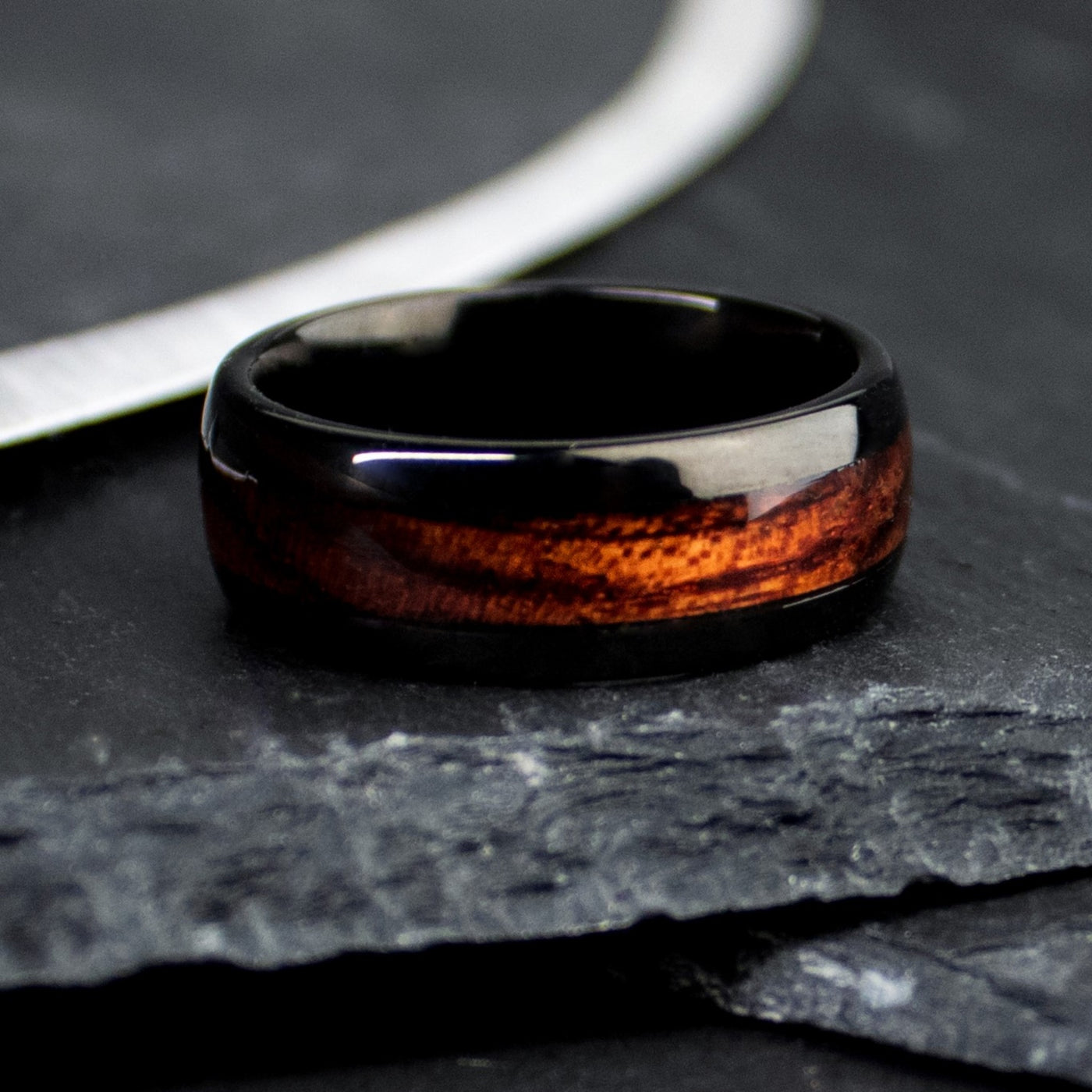 The Ragnar | Ironwood Men's Wedding Band | Thorum