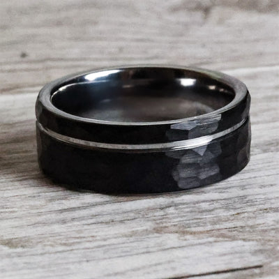 The Warrior | Hammered Ring | Thorum