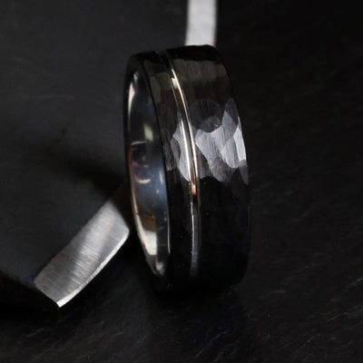 The Warrior | Hammered Ring | Thorum