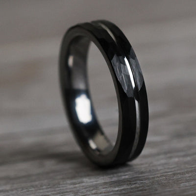 The Warrior 4mm | Hammered Ring | Thorum