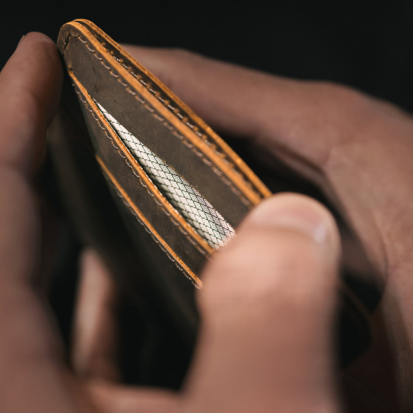 Thorum's RFID lined modern minimalist leather wallet